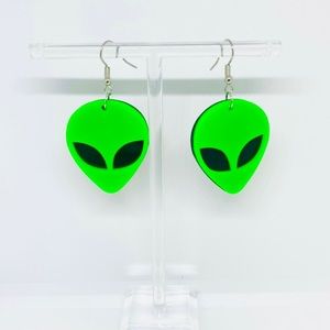 NWT Green Black Alien Head Acrylic 3D Dangle Earrings